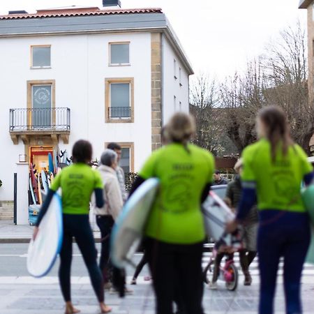 Zarautz Surf House Hostel Exterior photo