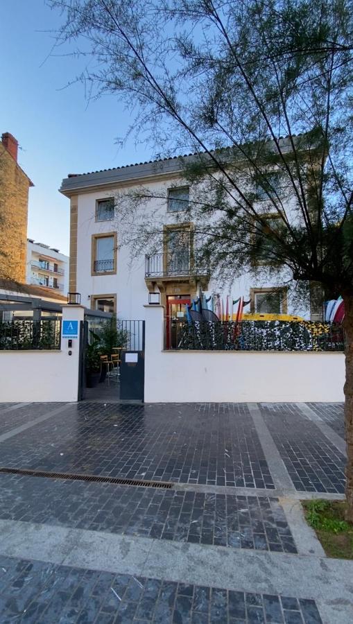 Zarautz Surf House Hostel Exterior photo